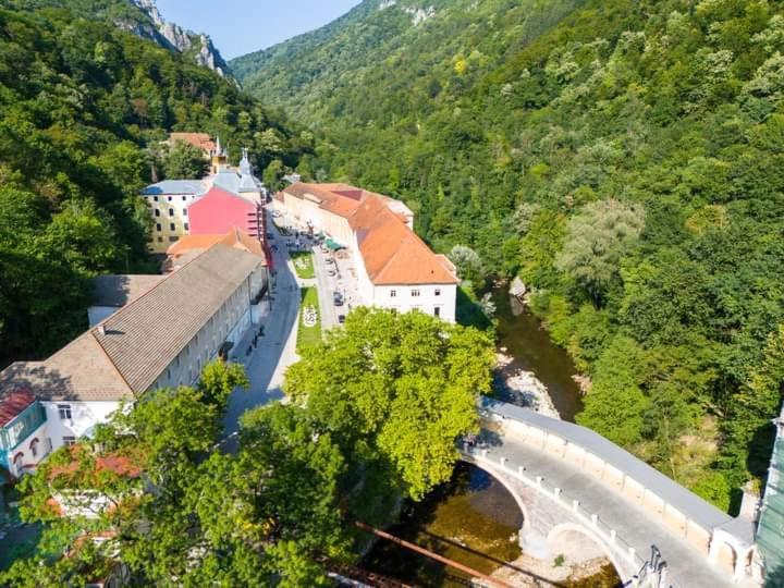 Hotel Casa Anne Băile Herculane Exterior foto